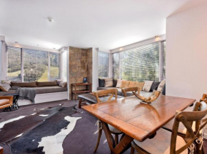 Big Nanook Squatters 32, Thredbo Village